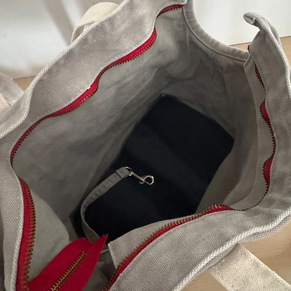 Love thy beast pet tote S